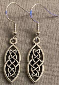 Wrapping Crystals, Celtic Knot Jewelry, Symbol Jewelry, Celtic Symbol, Celtic Symbols, Symbolic Jewelry, Wire Wrapping Crystals, Making Earrings, Cute Charms