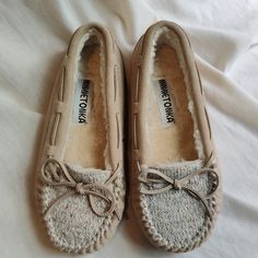 Nwot, Never Worn, Clean,Just Tossed Around In The Closet. Minnetonka Cally Moccasin, Color: Stone In Cor, Leather Upper, Rubber Soles. Please See Pictures As They Are Part Of The Description. Women's Size 6m Moccasins Outfit, In The Closet, Color Stone, The Closet, Moccasins, Leather Upper, Womens Sizes, Size 6, Leggings