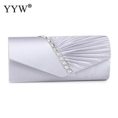 Brand Name: YYWMain Material: SilkPlace Of Origin: GUANG DONG ProvinceShape: ENVELOPEOrigin: CN(Origin)CN: GuangdongLining Material: PolyesterPlace Of Origin: GUANG DONG ProvinceDecoration: DiamondsModel Number: 21080406104499960Gender: WOMENPattern Type: SolidInterior: No PocketStyle: FashionHardness: HARDExterior: NONEClosure Type: COVEROccasion: Versatile21080406104499960: 651117Size: 270x50x110mmType:: Clutch BagDesign: detachable strap Satin Handbag, Crystal Handbag, Clutch Bag Wedding, Purple Purse, Satin Clutch, Wedding Purse, Women Purse, Party Clutch, Clutches For Women