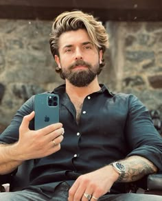 Modern Beard Styles, Popular Beard Styles, New Beard Style, Faded Beard Styles, Classic Mens Haircut, Long Beard Styles, Long Hair Beard