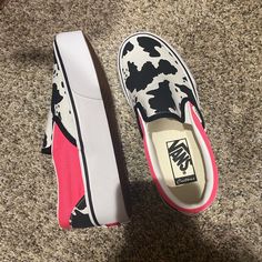 Custom Cowprint Vans With Pink Sides Never Worn Cow Print Vans, Old Skool Platform Vans, Cheetah Print Vans, Vans For Women, Vans Comfy Cush, Vans Animal Print, Vans Low-top Sneakers With Graphic Print, Pink Vans Skateboarding Sneakers, Checkerboard Vans