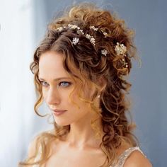 Fiesta Hairstyles, Curly Hairstyles For Weddings, Fairy Hairstyles, Headpiece Veil, Whimsical Wedding Theme, Videos Hairstyles, Hairstyle For Long Hair, Wedding Hairstyles For Medium Hair, Victorian Hairstyles