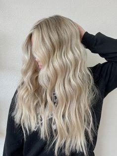 Super Blonde Hair, Cool Toned Blonde, Blonde Hair Inspo, Summer Blonde Hair, Blond Balayage