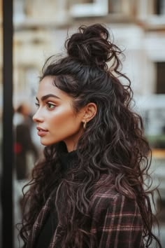 Discover 16 Hairstyles That Make Long Curly Hair Shine Long 3b Curly Hair Hairstyles, Polished Updo, Surfergirl Style, Curly Hair Salon, Thick Wavy Hair, Hair To One Side, Elegant Updos, Hair Shine, Long Curly Hair