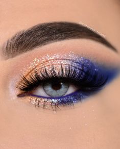 Blue And Gold Wedding Makeup, Bridal Makeup Blue Eyeshadow, Simple Mermaid Eye Makeup, Cute Colorful Eyeshadow Looks, Blue Bride Makeup, New Years Eve Makeup Ideas Blue Eyes, Blue New Years Makeup, Blue Dance Makeup, Sonic Makeup Look