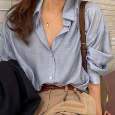 Beautiful Basic Chic Minimalist Shirt Gentle Light Fabric For Work Or Casual Wear Drop Shoulder Shirt, Minimalist Shirts, Business Casual Outfits For Work, Work Fits, Outfit Jeans, Work Outfits Women, Professional Outfits, Office Casual, Business Casual Outfits