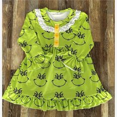 Ready to ship. Made of cotton and spandex Please allow 2-3 weeks for delivery or less Grinch Dress, Christmas Gown, Grinch Pajamas, Unisex Pajamas, Cindy Lou, Christmas Favorites, Grinch Stole Christmas, Girls Clothing Sets, Green Christmas