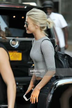 Short Ponytails, Julianne Hough Hair, Julianne Hough Style, Julianne Hough Photo, Mode Ab 50, Light Blonde Highlights, Straight Blonde Hair, Julianne Hough, Vermouth