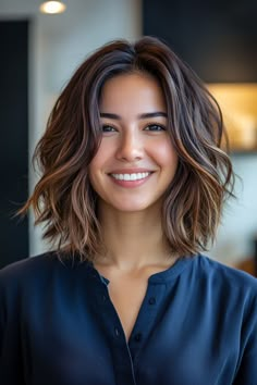 Embrace the laid-back vibe with these 27 messy bob hairstyles! ✨ Perfect for effortless, trendy casual looks. #MessyBob #CasualChic Hair 2025, Bob Ideas, 2025 Hair, Messy Bob Hairstyles, Messy Bob, Jan 2025, Natural Wavy Hair, Cut Her Hair, Haircut Inspiration