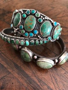 Silver Smithing Jewelry, Crucifix Jewelry, Southwestern Aesthetic, Turquoise Jewelry Outfit, Vintage Navajo Jewelry, Teal Rooms, Turquoise Bracelets