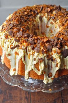 Cake Football, Yummy Candy, Bundt Recipes, Leftover Halloween Candy, Torte Cupcake, Football Sunday, Savory Cakes, Mary Berry, Bundt Cakes Recipes