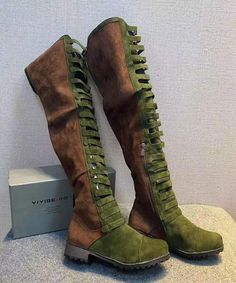 Splicing Zippered Chunky Knee Boots GreenMade of:-Faux Leather Upper.-Rubber sole- cushioned insole.1.37"/3.5cm Chunky Heel 1950 Living Room, Chunky Knee Boots, Book Story Ideas, Honeymoon Outfit Ideas, Wiccan Clothing, Medieval Boots, Cute Womens Shoes, Shoes For Fall, Scarf Organization