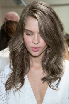 Dark Ash Blonde Hair, Light Ash Brown Hair, Ashy Hair, Ash Brown Hair Color, Dark Blonde Hair Color, Ash Hair, Hussein Chalayan, Ash Brown Hair, Ash Hair Color