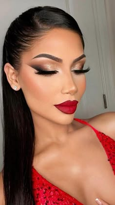 Eye Makeup Red Dress, Machiaj Smokey Eyes, Red Lipstick Makeup Looks, Red Makeup Looks, Xmas Makeup, Red Lips Makeup Look, Birthday Makeup Looks, Sultry Makeup, Wedding Makeup Tutorial