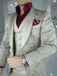 Look how awesome this Champagne Oro Fiore look came out! 😱 It’s that mix of champagne 🍾 & 🍷 ⭐️⭐️⭐️⭐️⭐️ Tag someone that needs this in their life ���🙏🏻 #sebastiancruzcouture #suits #suitstyle #dinnerjacket #mensclothing #mensfashion #menswear #bespoke Dinner Jackets, Suit Groom, Groom Tuxedo, Dress Suits For Men, Designer Suits For Men, Dinner Jacket, Suits Men, Ben Barnes, Fashion Suits For Men