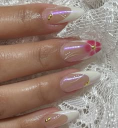 White Summer Nails Almond, Summer White Nails, French Tip With Flowers, Nail Ideas French, Nail Designs French, White Summer Nails, Water Drop Design, Hello Nails