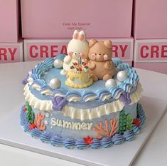 there is a cake with two bears on it