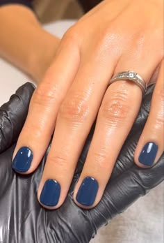 Short Anc Nail Designs, Single Color Manicure, Blueberry Nails Color, Denim Nail Color, Opi Dark Blue Nail Polish, Olive Skin Tone Nail Color, Navy Blue Gel Nails Short, Short Round Square Nails, Pretty Short Nails Natural