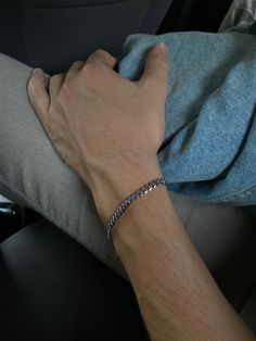 "SILVER BRACELET MEN/WOMEN Add style to a basic look with this 0.2 inches (5mm) solid 925 sterling silver Curb bracelet. Strong and durable for daily wear yet not too thick for a comfortable fit. A chain that gives modern elegance to both casual and formal outfits, wear it solo for an everyday polished look or stack with other bracelets for a cool fashion statement. Give someone special luxurious fine jewelry they will rock from day to night with style. Bracelet made of 925 silver and comes with Cheap Modern Men's Jewelry, Cheap Silver Jewelry For Groomsmen Gift, Cheap Men's Chain Bracelets, Affordable Men's Jewelry Gift, Cheap Everyday Men's Chain Bracelet, Luxury Minimalist Men's Chain Bracelet, Cheap Minimalist Men's Bracelets, Luxury Everyday Men's Chain Bracelet, Cheap Polished Finish Men's Jewelry