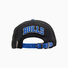 This Chicago Bulls Leather Visor Flatbrim Snapback Hat is the perfect addition to your wardrobe. Crafted with genuine leather for durability and a classic look, this design features an adjustable Velcro closure for a snug fit and an embroidered Bulls logo for a signature touch. Show off your team spirit in style. Color: Black Royal Blue Style: BCB756503A1-BRY Bulls Logo, Bull Logo, Air Jordan 5 Retro, Air Jordan 5, Mens Nike Air, University Blue, Air Jordan 1 Low, Air Jordan 1 Mid, Blue Style