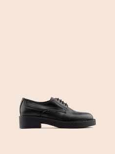 Parada Black Oxford Women Oxfords, Black Oxford Shoes, High End Shoes, Led Fashion, Beige Heels, Black Oxfords, 2024 Spring Summer, Gold Sandals, Silver Heels