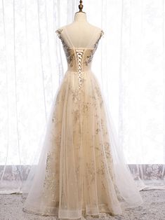 Святки с чампанским тюл Golden Prom Dress Formal, Tulle Champagne Dress, White Gold Dress Long, Beige And Gold Dress, Dusty Pink Prom Dress Long, Vintage Romance Prom Dress, Gold Dress Long Classy Prom, Cream Colored Prom Dress, Prom Dresses Gold Champagne