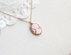 Cameo Necklace Bridal Vintage Style Cameo Necklace Resin - Etsy South Korea Shabby Chic Jewelry, Blue Sapphire Studs, Necklace Resin, Necklace Bridal, Cameo Necklace, Chic Jewelry, Sapphire Earrings, Bridal Pearls, Necklace Vintage