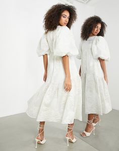 Klänningar från ASOS EDITION Alla andra klänningar kan gå hem Rund halsringning Puffärmar Regular fit/normal passform