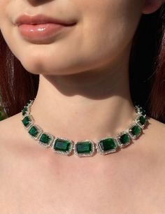 Wedding Jewelry For Bride Green, White Dress Emerald Jewelry, Emerald Necklace Wedding, Emrald Beeds Choker, Green Dimond Neckless, Emareld Necklace, Emerald Jewelry Silver, Matching Jewelry Set, Jewelry With Green Dress