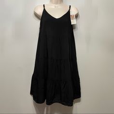 Womens Empire Waist Dress Black V Neck Tiered Summer Spaghetti Strap Viscose Sm Brand: Kirundo Size: Small Color: Black Condition: New With Tags, Nwt Description: Adjustable Straps And A 90s Y2k. Feel. Perfect Mini Spaghetti Strap Summer Dress That Features V-Neck With Tiered Flounce. 100% Viscose Perfect Dress That Can Go From Casual To Career Or Maternity. Approximate Measurements: Bust: 35” Adjustable Straps: 6-12” Total Length: 33-36” Black Sleeveless Slip Dress For Vacation, Black Sleeveless Casual Slip Dress, Black Sundress With Adjustable Straps, Casual Black Sleeveless Slip Dress, Rayon Mini Dress With Spaghetti Straps, Black Sundress With Adjustable Straps For Brunch, Black Sundress With Adjustable Spaghetti Straps, Black Sundress With Spaghetti Straps For Vacation, Casual Sleeveless Rayon Slip Dress