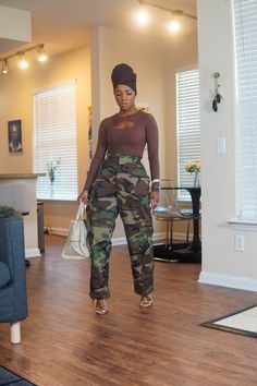 Fatigue Pants Outfit For Women, Camo Pants Outfit Black Women, Army Cargo Pants Outfit, Grown Woman Fashion, Camouflage Pants Outfit, Army Pants Outfit, Cargo Outfits, Ross Dress For Less