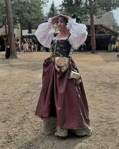 Simple Ren Faire Outfit Plus Size, Fantasy Renfaire Outfit, Ren Faire Outfits Witchy, Character Photoshoot Ideas, Rem Faire Outfit, Medieval Fair Outfit, Ren Faire Outfits Plus Size, Ren Faire Fairy Costume, Plus Size Ren Faire Costume