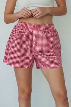 girl wearing red plaid boxer shorts Plaid Boxer Shorts, Box Shorts, Plaid Boxers, Brooklyn And Bailey, Flower Cardigan, Rainbow Sweater, Party Pants, Cream Blouse, Green Cardigan