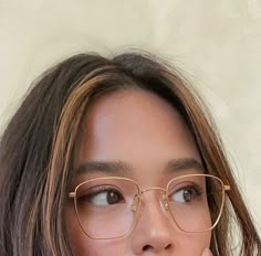 Square Specs Frames Women, Glasses Inspo Women, Eyeglasses For Women Round Face, Wide Frame Glasses, Glasses For Oval Faces, Gold Rimmed Glasses, Digital Content Creator