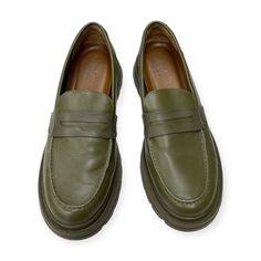 Brand: FRANCO SARTO Style: SHOES FLATS Color: GREEN Size: 6.5 SKU: 101-101161-83103 CONDITION: GENTLY USED Green Leather Loafers With Rubber Sole, Green Leather Slip-on Loafers, Green Flat Leather Sneakers, Green Almond Toe Loafers With Leather Sole, Green Slip-on Loafers With Round Toe, Green Slip-on Loafers With Leather Sole, Green Leather Sole Slip-on Loafers, Green Closed Toe Leather Sneakers, Green Leather Closed Toe Sneakers