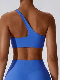 PRODUCT FEATURES: Butter Soft Fabric. One Shoulder Breathable.? quick-dry. moisture absorption. Wear-tested by our in-house team for the perfect fit. FABRICATION: 78% Nylon 22% Spandex Sweat-wicking technology that can remove moisture from your body BRA BODY LENGTH: S?- 10cm (3.94inch) M?- 10.5cm (4.14inch) L?- 11cm (4.34inch) XL-11.5 cm(4.54inch) Body Bra, Body Skirt, Strapless Bandeau, Black Swimwear, Yoga Set, Maxi Dresses Casual, Tennis Skirt, Plus Size Swimwear, Sports Leggings