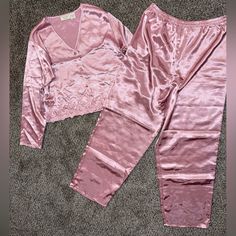 Beautiful Vintage Silky Victoria’s Secret Pijamas In Brand New Condition Size Tag Is Small But They Run Big! If You Need Measurements Let Me Know. They’re Vintage In Beautiful Condition Just Soooo Cute !!! Pink V-neck Sets For Pajama Party, Feminine Pink Nightwear Sets, Feminine Pink Night Sets, Pink V-neck Pajama Party Set, Victoria's Secret V-neck Sleepwear For Bedtime, Victoria's Secret Pink Sleepwear For Pajama Party, Victoria's Secret V-neck Sleepwear For Loungewear, Victoria's Secret Pink Sets For Sleepover, Victoria's Secret Long Sleeve Loungewear Sets