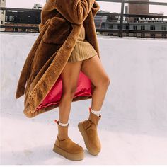 Ugg Classic Dipper Boots New In A Box Size 9 Please See Photos Shoes Ugg, Ugg Classic, Boots Outfit, Platform Boots, Suede Heels, Womens Uggs, Ugg Shoes, In A Box, Shoes Online