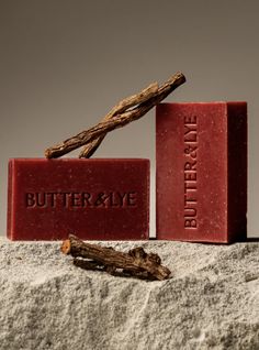 Unleash your radiance with our all-natural Repairing Madder Root Body Soap. Infused with powerful anti-inflammatory madder root, it calms, soothes, and repairs your skin, for a healthy, even tone. Treat yourself! Fights inflammation ● Repairs ● Soothes ● Evens skin tone Ingredients: Saponified Organic Sunflower Oil and Organic Coconut Oil; Madder Root; Organic Castor Oil; Essential Oils of Blood Orange, Bergamot, Rosemary, and Cassia; White Kaolin Clay; Organic Shea Butter; Organic Cocoa Butter; Madder Root Soap, Natural Soap Photography, Soap Photography Products, Organic Soap Packaging, Cinnamon Soap, Branding Examples, Soap Photography, Facial Bar, Rosemary Extract