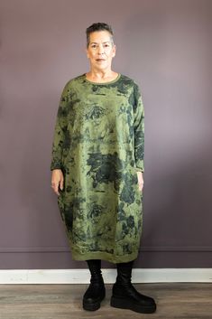 Featuring an oversized french terry design, this dress is perfect for everyday wear. The distressed style neckline adds a unique touch, while the welt pockets provide convenience. Complete with a ribbed tapered hemline for a flattering fit. Robin is 5’2” and is a size 8-10 and is wearing a S/M Sizing: S/M= 6-10, L/XL= 12-16, XXL/XXXL= 18-2X 100% Cotton Machine Wash Cold Style: 91791 Kedem Sasson, Rosé Sister, Abstract Dress, Cold Style, Travel Clothes, Co Design, Sweater Jacket, Welt Pocket, Welt Pockets