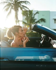 Cabrio Photoshoot, Convertible Car Photoshoot, Miami Street Style, Weekend In Miami, Boho Store, Makeup Memes, Travel Film, Flirty Tops, Best Portraits