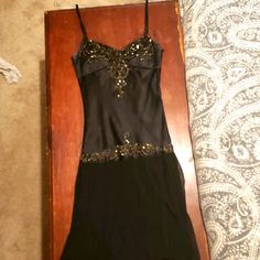 Rare Find, 100% Silk Cocktail Dress, Formal Evening Excellent Condition, Flapper Style Bottom Of Dress. Beautiful Beadwork. Worn 3 Times And Safely Stored. No Flaws, Missing Beads Or Snags Of Any Kind. Pet And Smoke Free Home Embellished Silk Midi Dress For Formal Occasions, Formal Embellished Silk Midi Dress, Fitted Silk Evening Dress With Sequins, Fitted Silver Silk Evening Dress, Silver Fitted Silk Evening Dress, Fitted Silk Midi Dress For Party Season, Fitted Silk Evening Dress For Festive Occasions, Festive Fitted Silk Evening Dress, Silver Silk Party Dress