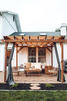 How to Build a DIY Pergola on Concrete - Full Hearted Home Patio Electric Fireplace, Aged Vase, Flat Makeover, Wooden Outdoor Furniture, Kitchen Vent, Lamp Makeover, Pergola Ideas, Outdoor Wood Furniture