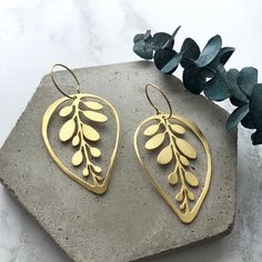 Gold Leaf Hoop Earrings Calathea Makoyana Earrings - Etsy Calathea Makoyana, Earrings For Bridesmaids, Autumn Closet, October Jewelry, Plant Jewelry, Minimal Gold, Perfume Packaging, Statement Drop Earrings, Lightweight Earrings