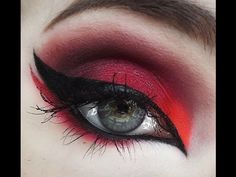 Eyeshadow Cat Eye, Red Riding Hood Makeup, Red Eyeshadow Makeup, Art Eye Makeup, Dramatic Wedding Makeup, Nails Dark, Halloween Eye Makeup