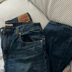 Size 31 Never Used Brand New W/O Tags For A Truly Baggy Fit, I Would Recommend This To A Size 28-30! Better If You Size Up For Low-Pros :) Corduroy Jeans, Levi’s Jeans, Levi’s 501, Juniors Jeans, Distressed Denim Jeans, Button Fly Jeans, Straight Leg Denim, Plus Size Jeans, Jeans Color