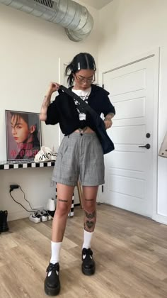 Trouser Shorts, New Rock, Looks Street Style, Mode Inspo, Mode Vintage, Mode Inspiration, Fit Check, Outfits Casuales