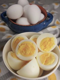 an image of eggs in a bowl on the table