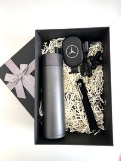 the mercedes gift set is in a black box