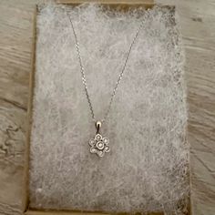 14k White Gold And Diamond Flower Pendant Necklace. 18 Inch Chain. Like New- Rarely Warn. Diamond Flower Pendant, Flower Pendant Necklace, Diamond Flower, Flower Pendant, Womens Jewelry Necklace, Gold Color, Jewelry Necklaces, White Gold, Womens Sizes